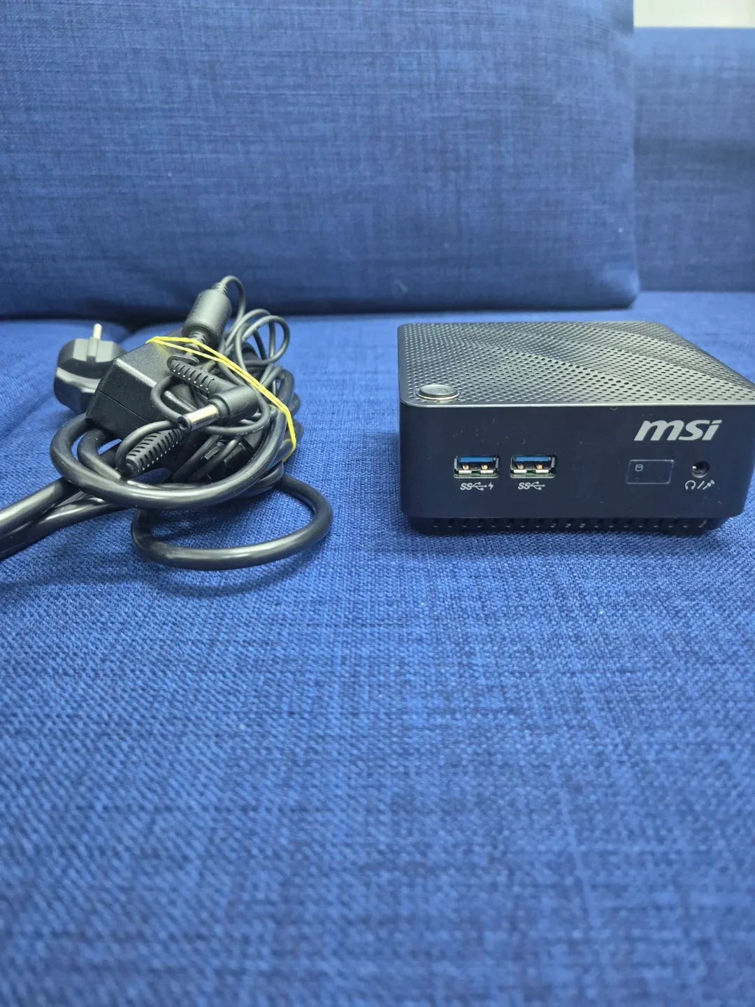 MSI Cubi N 미니PC / Celeron N4000 / RAM 4GB / 저장소 128GB급 / 윈도우10
