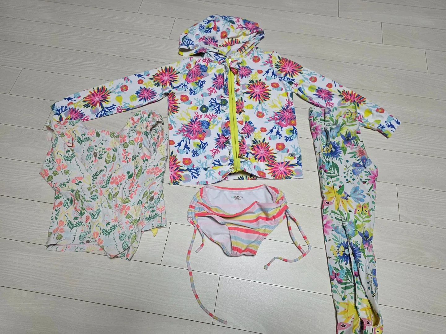 LE BON 여아 수영복 래쉬가드 세트