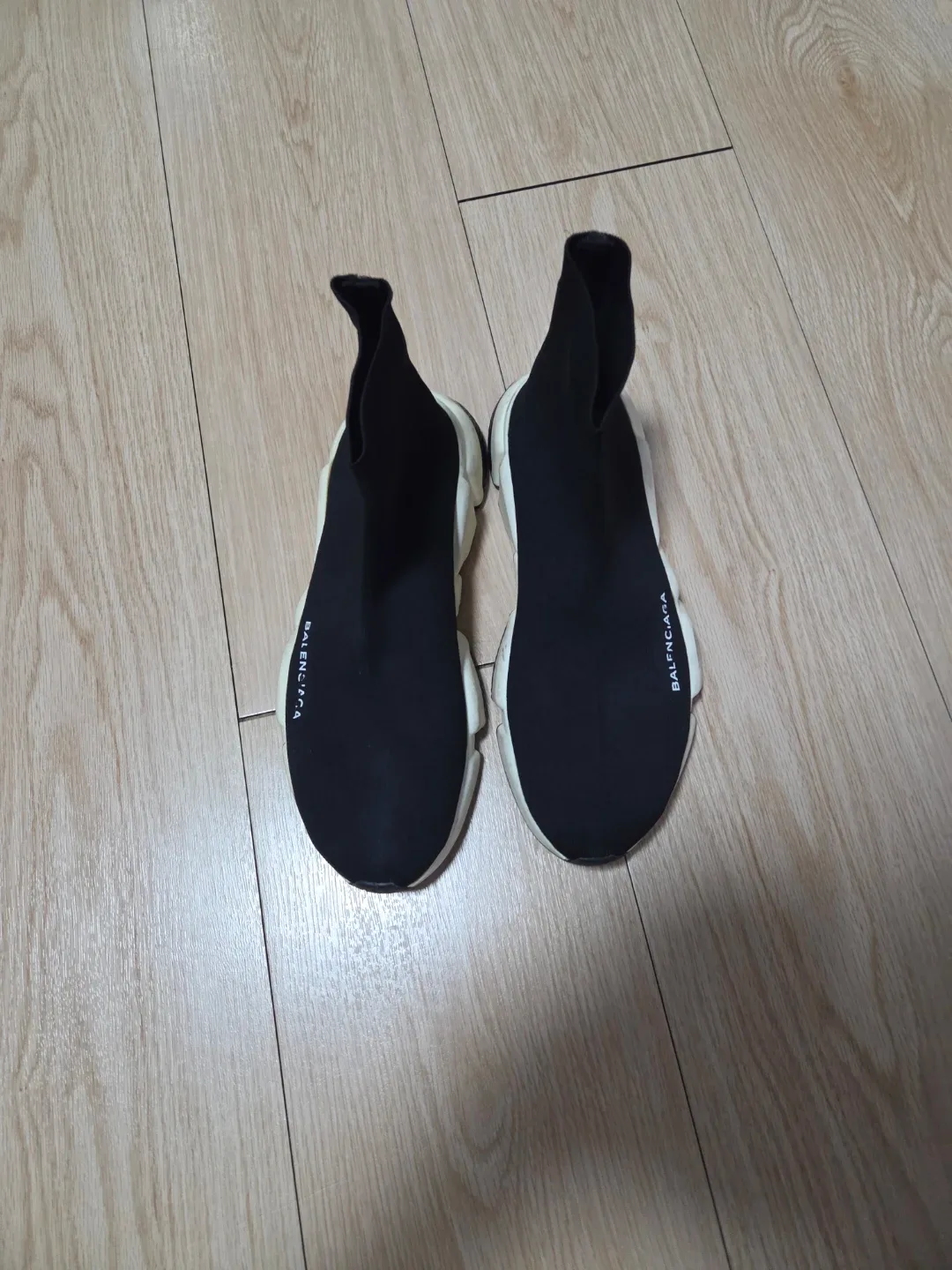(남녀공용/정품)발렌시아가 스피드러너 블랙 39 (250~255mm)