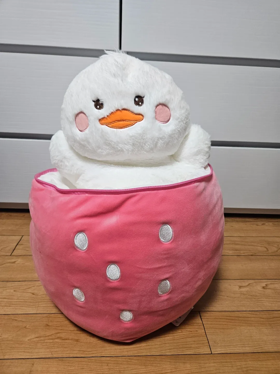 오리 인형 딸기 쿠션