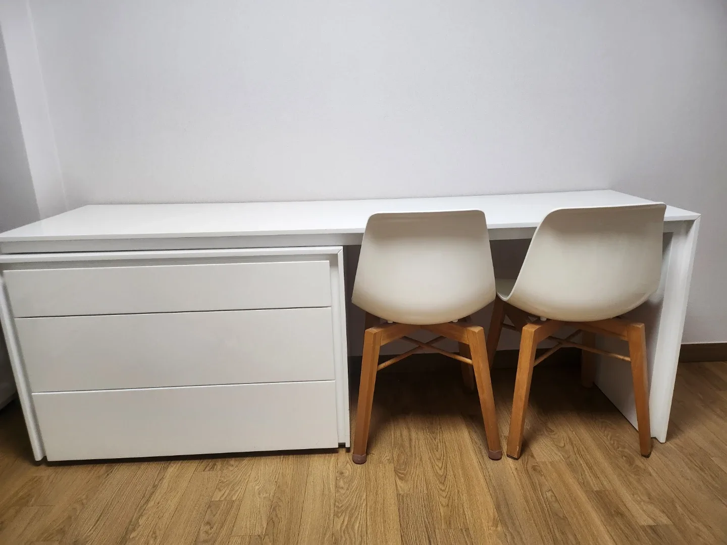 LOFT 확장형 책상 화장대 화이트 하이그로시