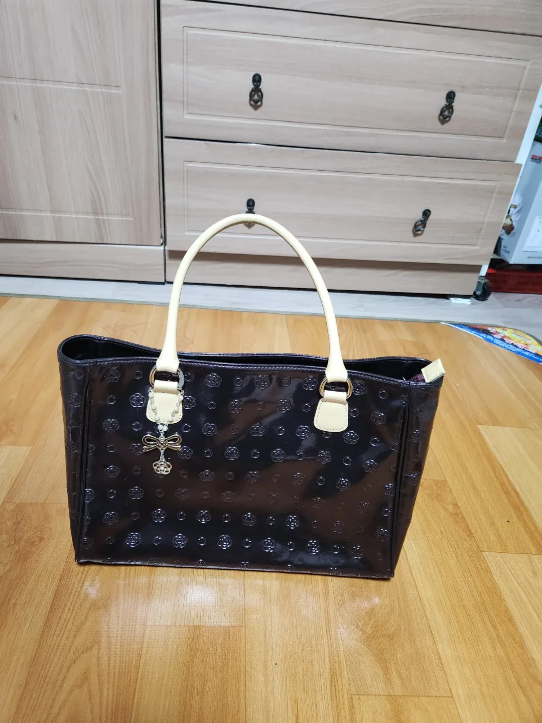 클래스 CLATHAS 블랙 토트백
