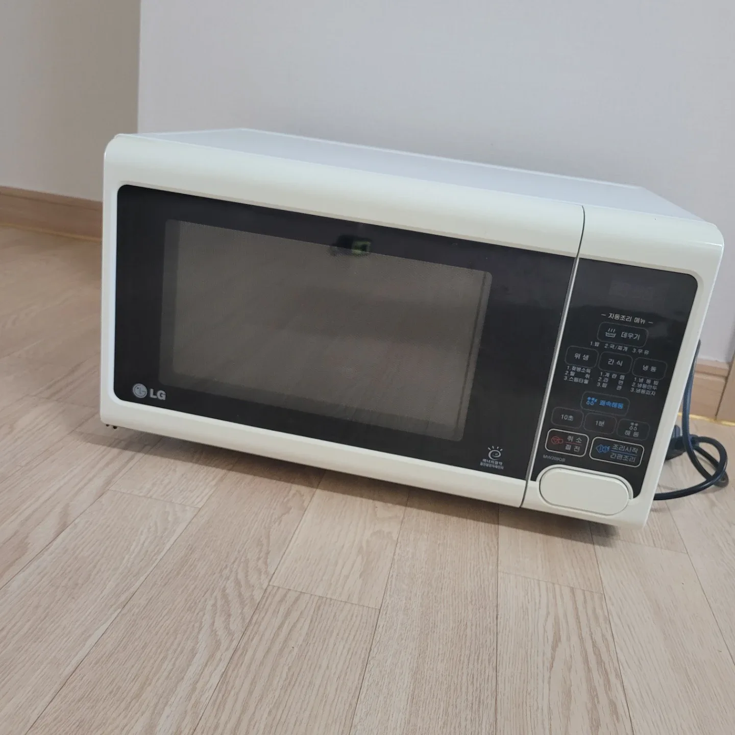 LG 전자레인지 MW209QB 화이트