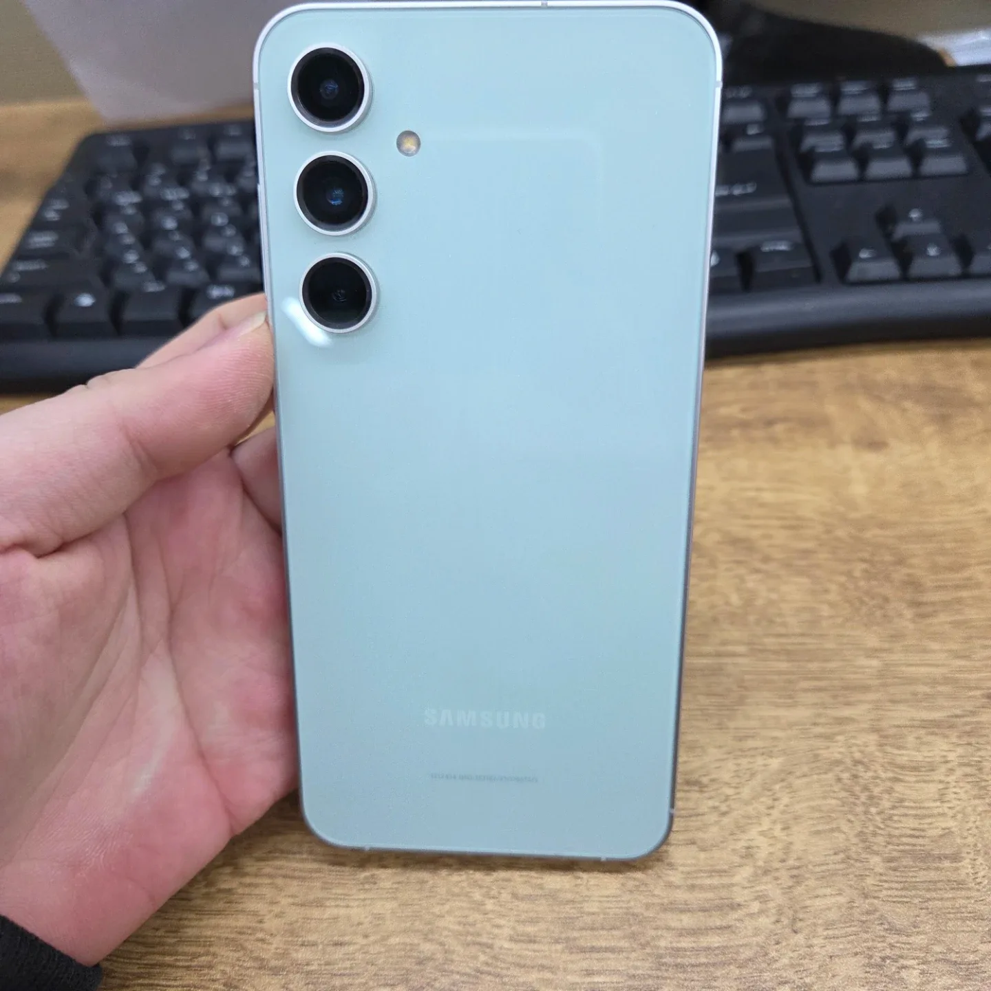 갤럭시S23Fe 외관 새폰급 23만 상태굿 싸게팝니다