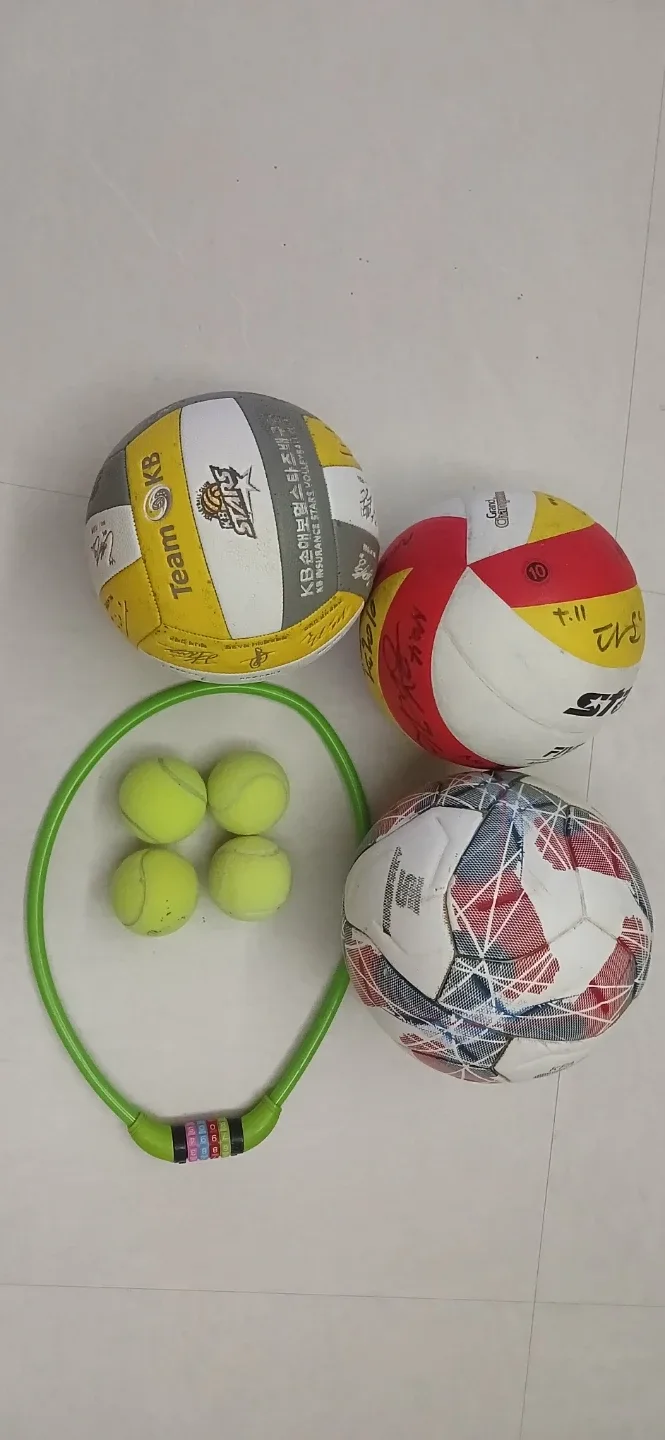 [스포츠]축구공, 배구공, 테니스 공,자전거 자물쇠.테니스 공 무료