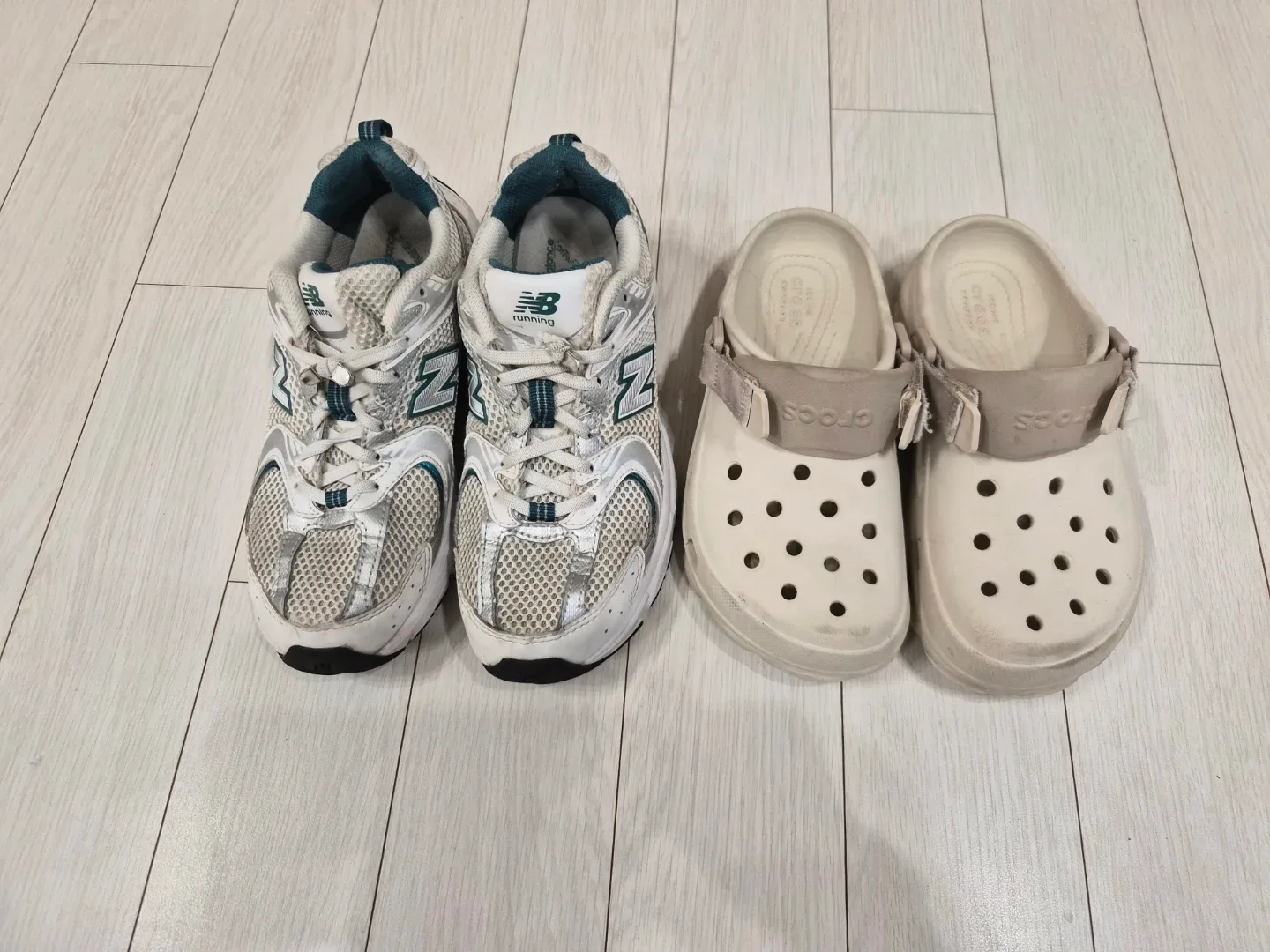 뉴발란스 운동화 & 크록스 샌들