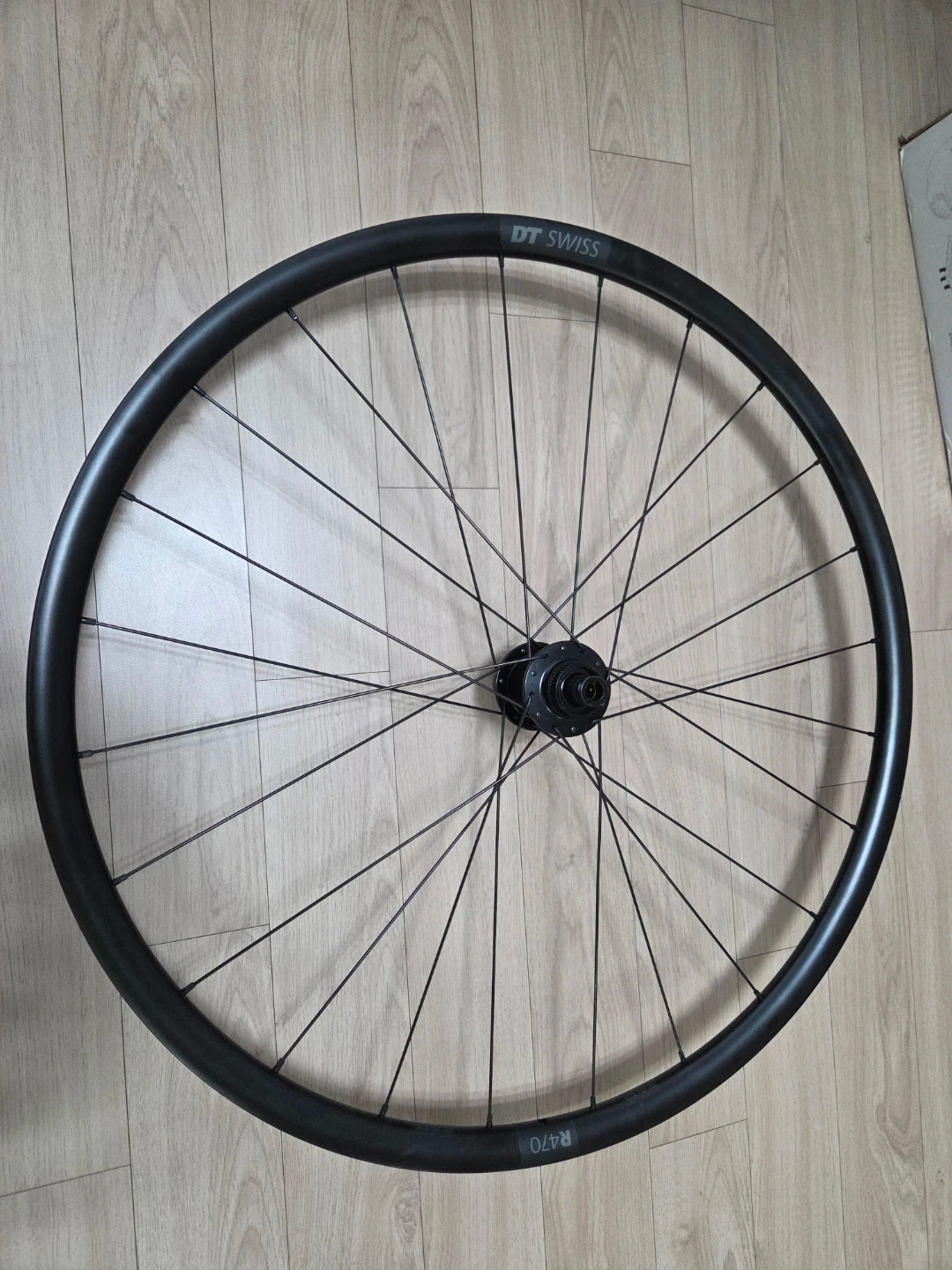 DT Swiss R470 휠