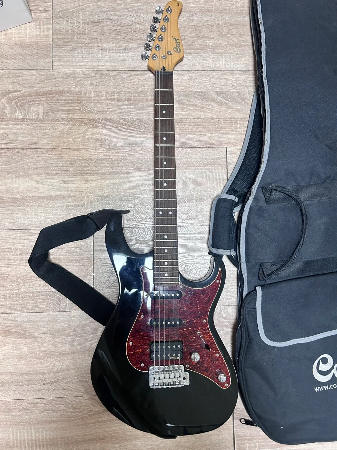 Cort 콜트 일렉기타 g250 블랙 (소프트케이스 포함)