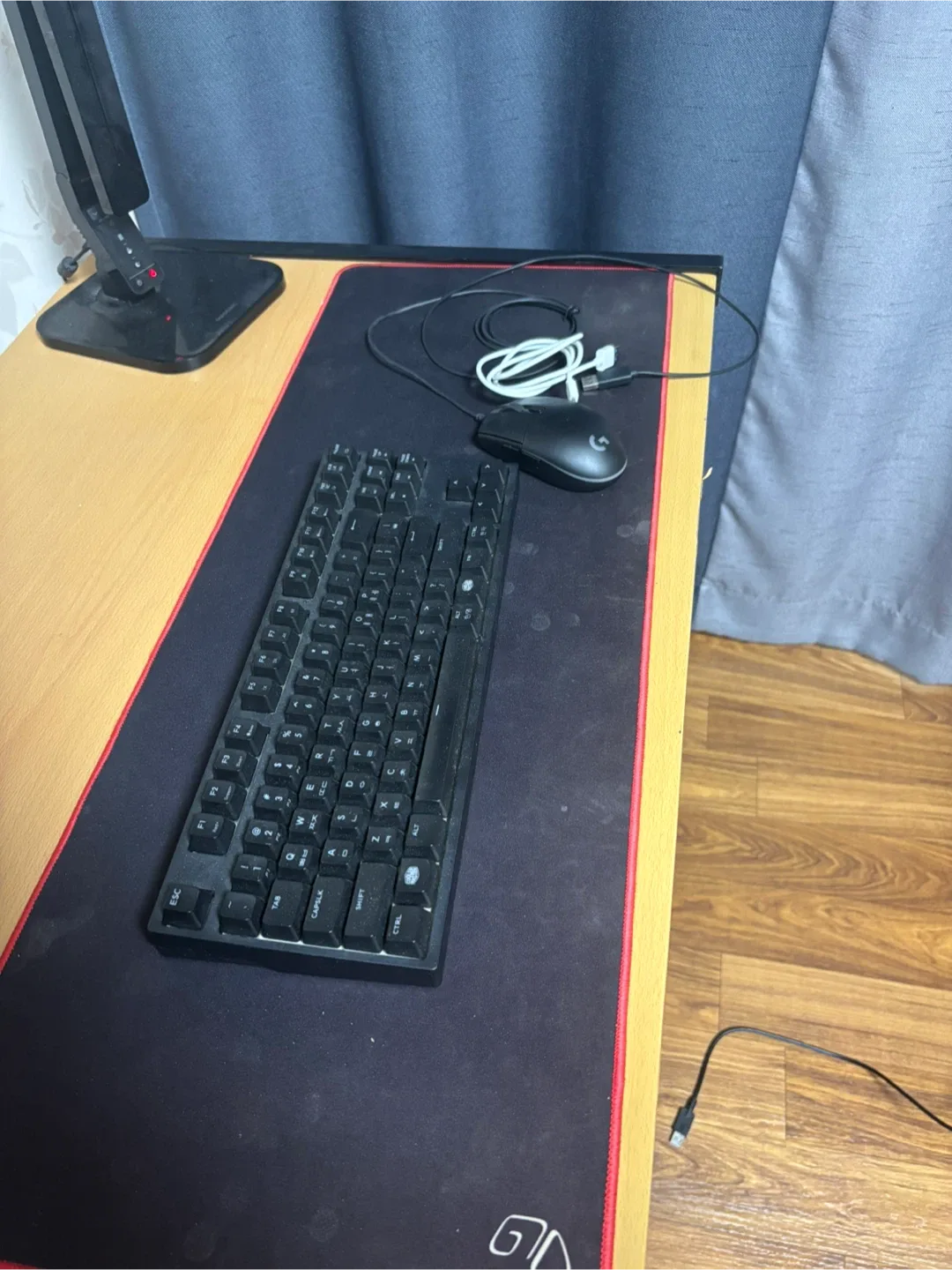 키보드, 마우스, 마우스패드, 책상