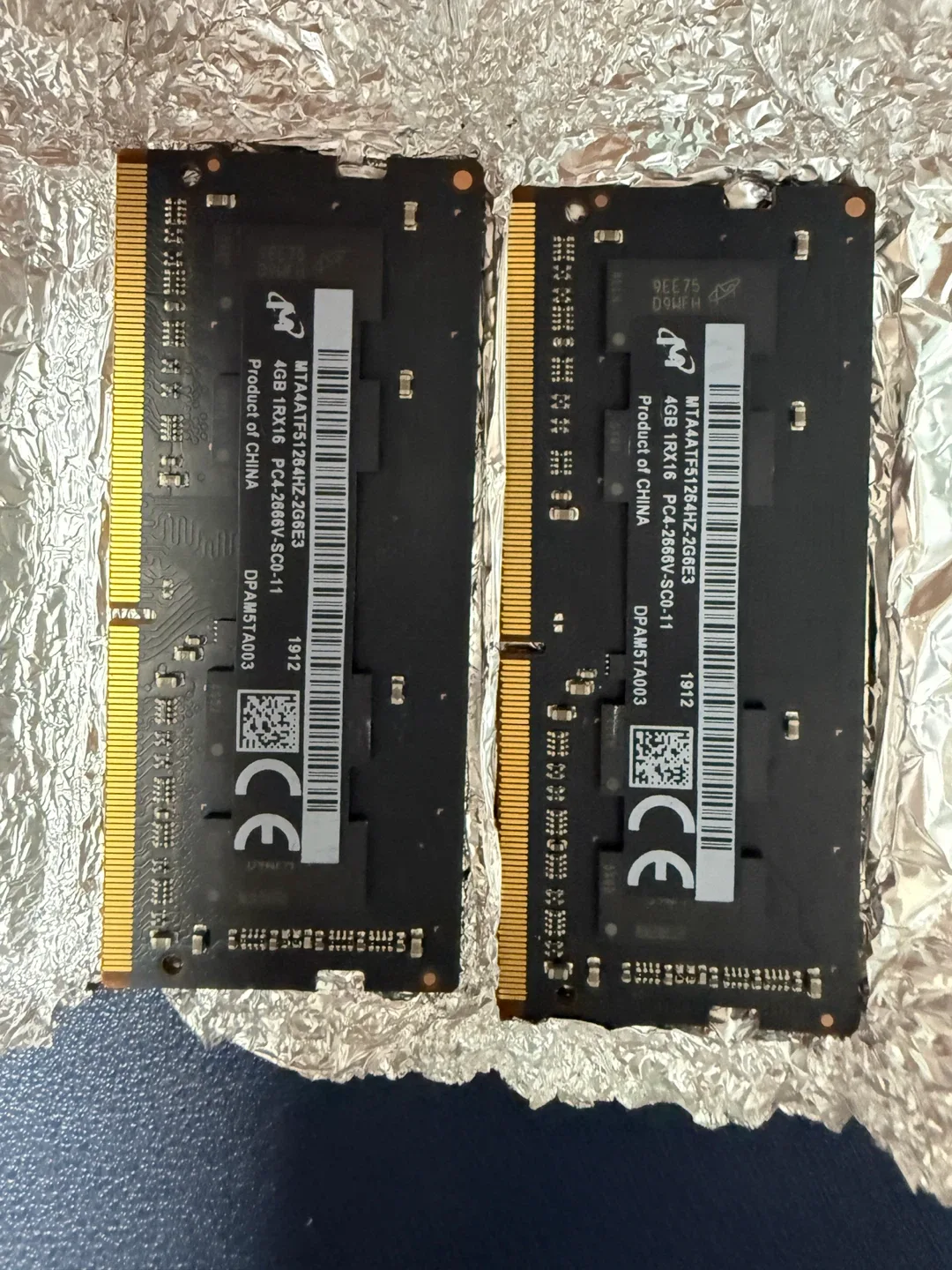 마이크론 DDR4 4GB 2666MHz 램 2개