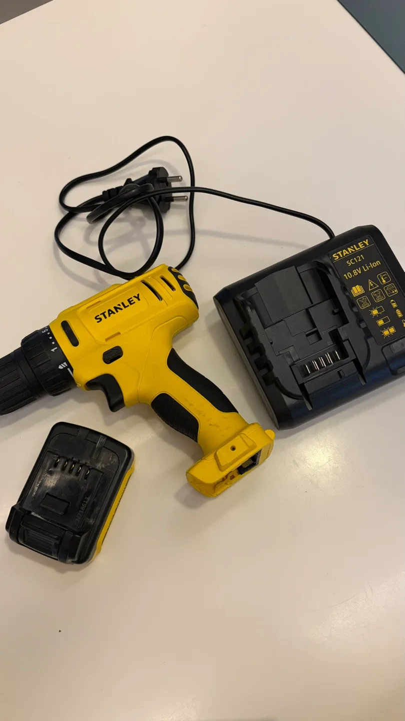 스탠리 10.8V 충전 드릴 드라이버