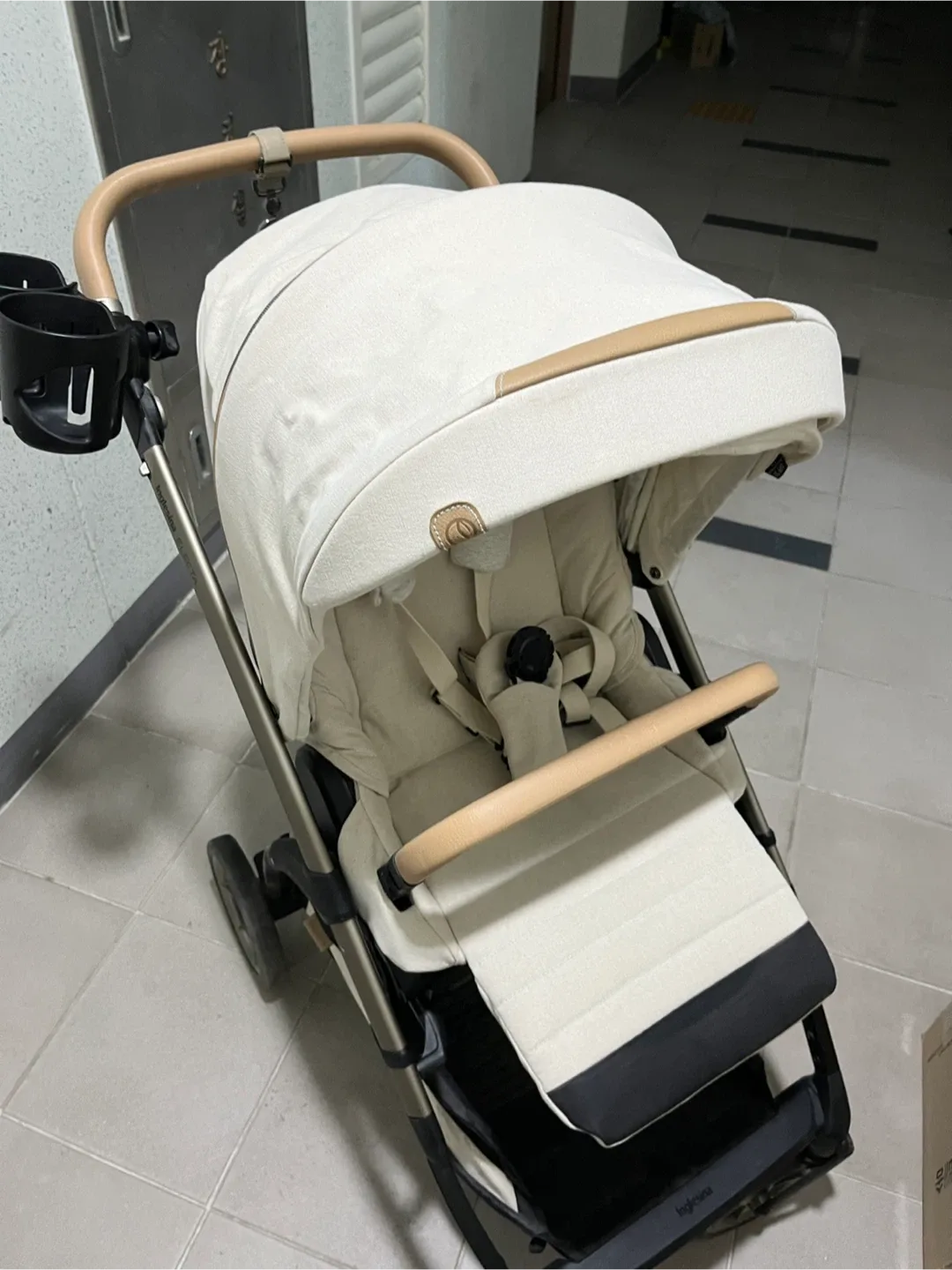 잉글레시나 일렉타 엘리먼트 절충형 유모차