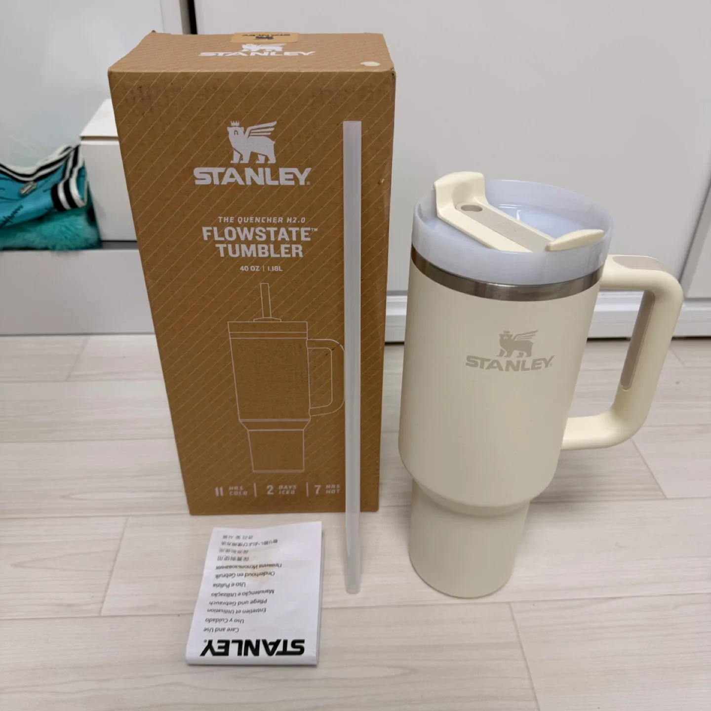 스탠리 퀜처 H2.0 텀블러 40oz 크림