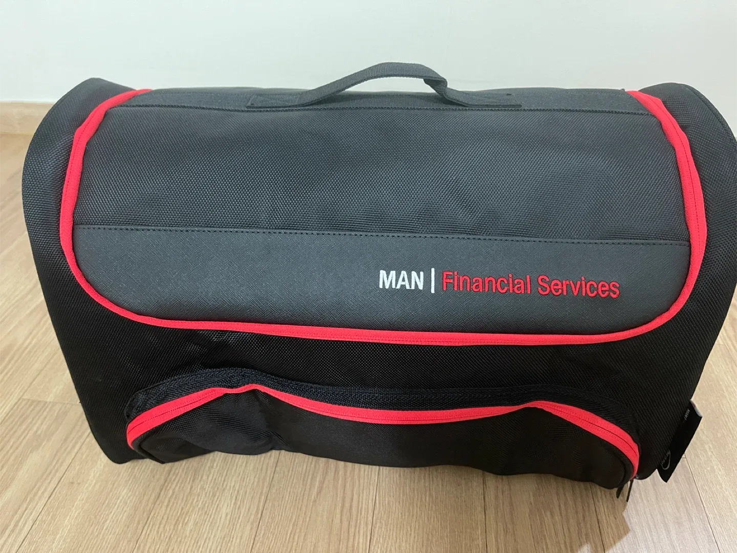 MAN Financial Services 실기 가방