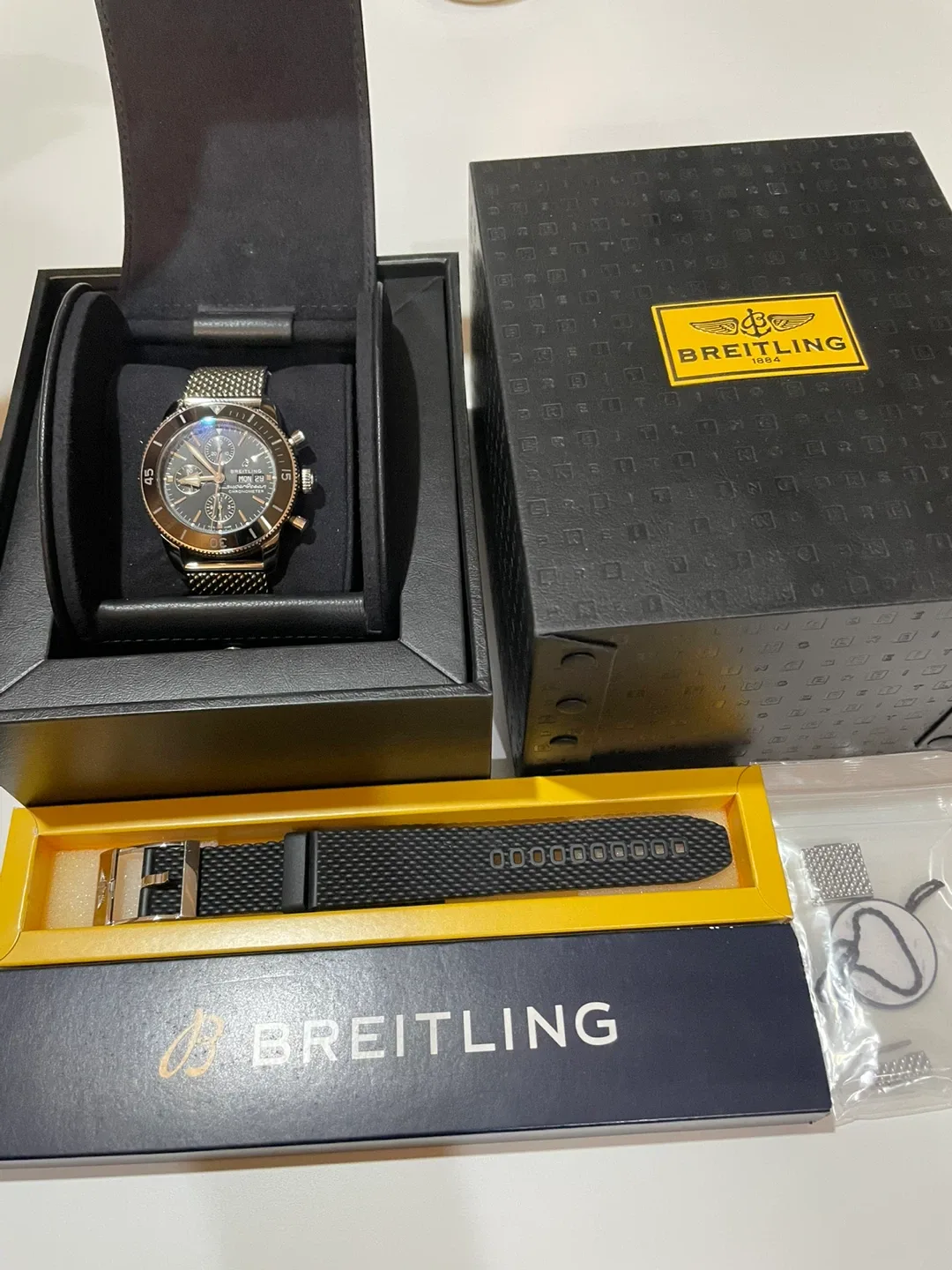 브라이틀링 슈퍼오션 헤리티지 크로노그래프 44mm