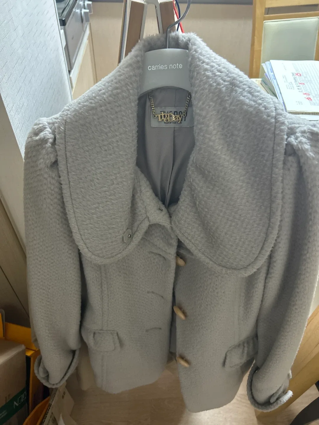 캐리스노트 둥근 카라 코트