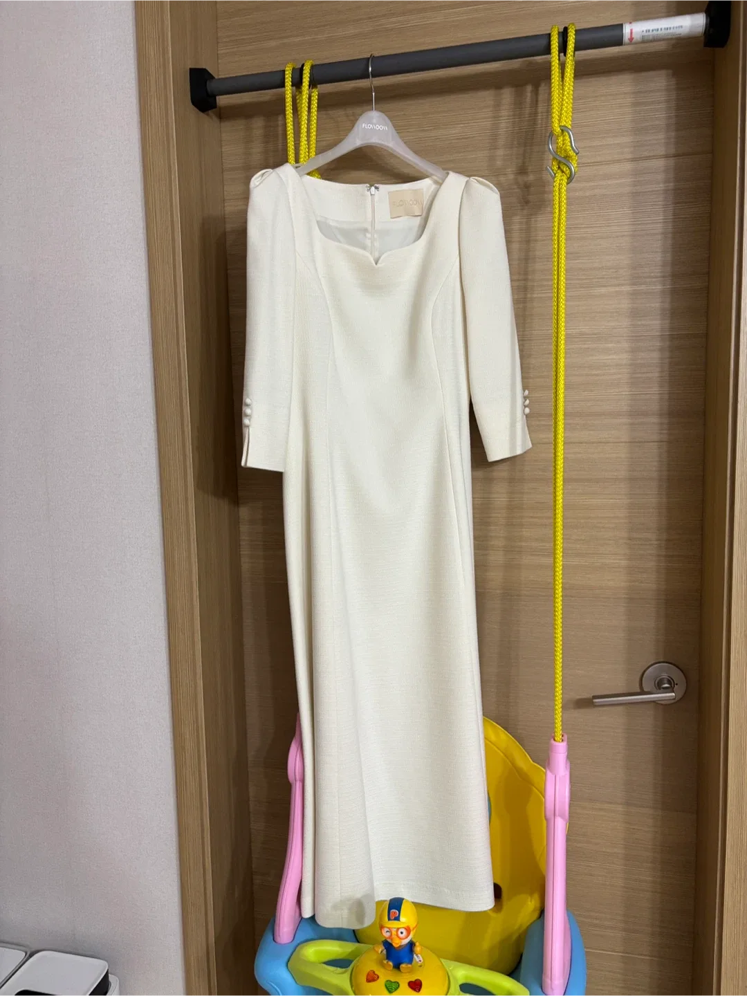 플로움 Cocktail Heart Neck Dress 크림 L