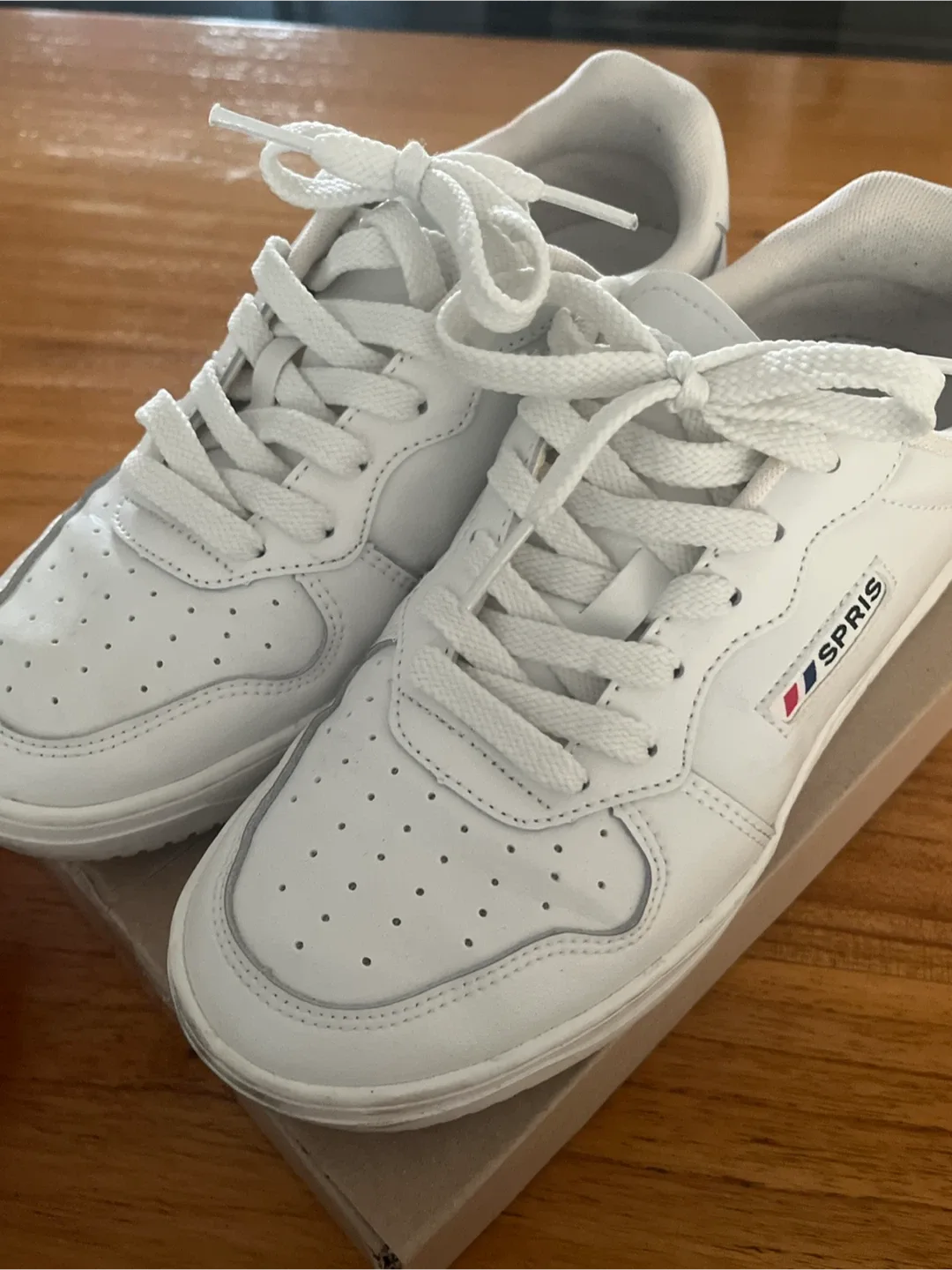스프리스 흰색 코트화 스타일 운동화