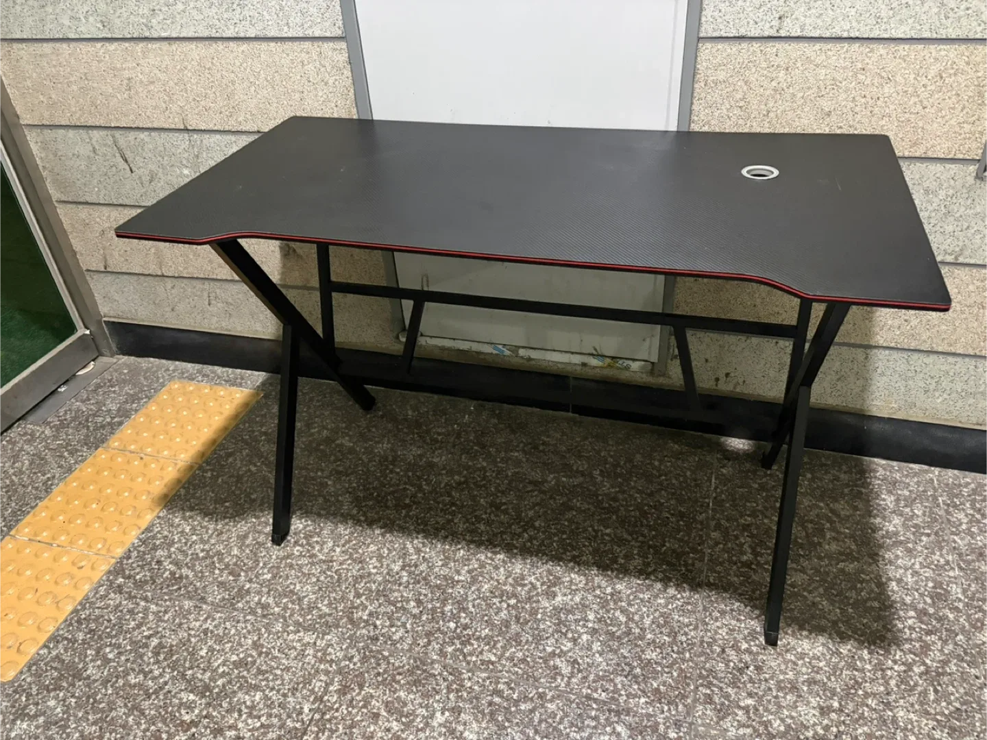 블랙 게이밍 책상