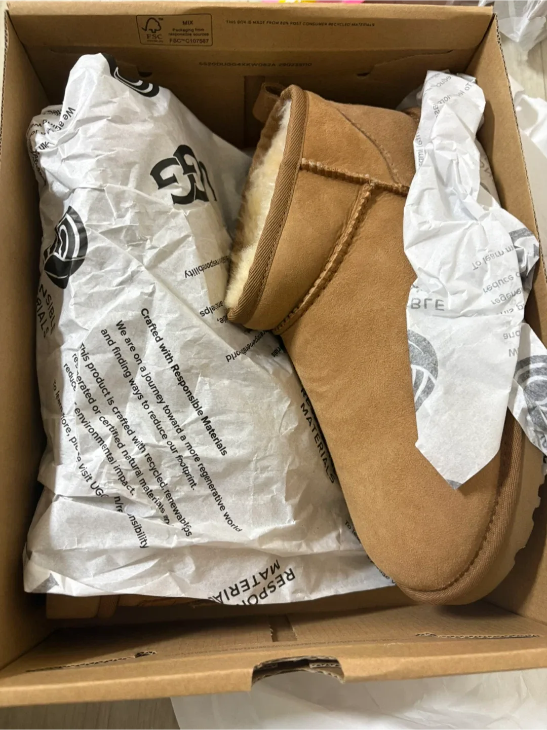 UGG 어그 클래식 울트라 미니 체스트넛 240