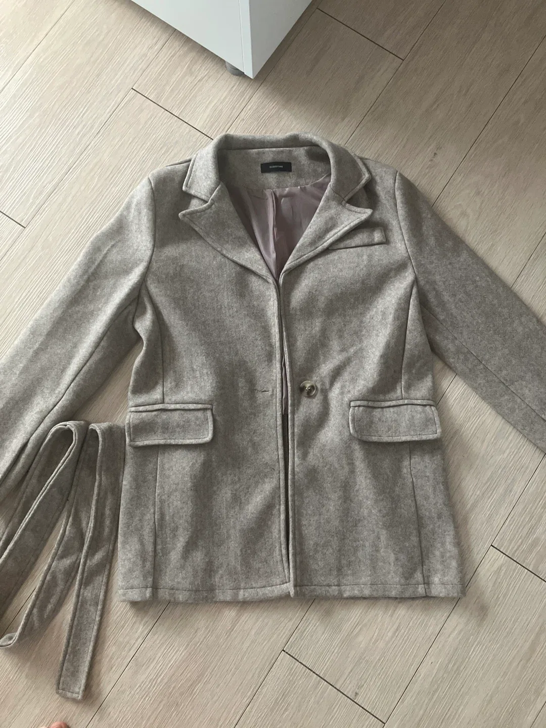 브라운코트 판매합니다