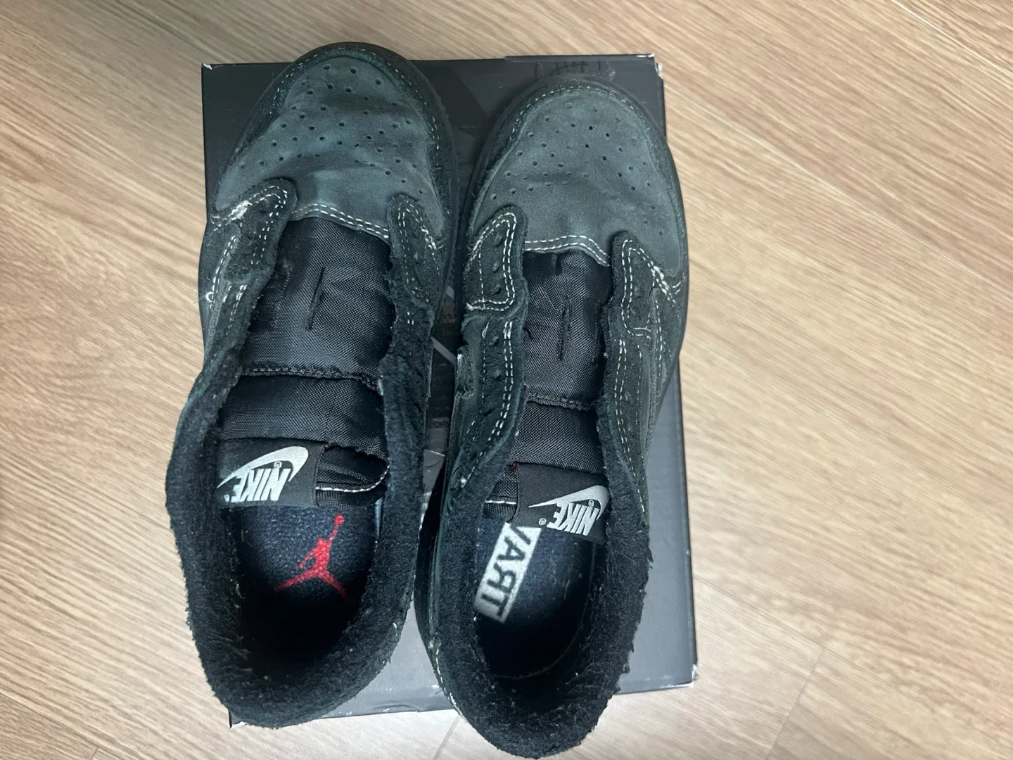 정품)나이키  x 스캇 콜라보 신발팔아요