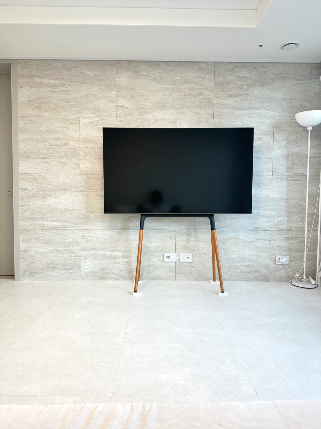 삼성 65인치 QLED TV + 엣지월 Arte 스탠드