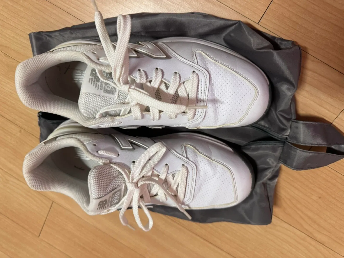 여성 뉴발란스 996 흰색 운동화 240mm