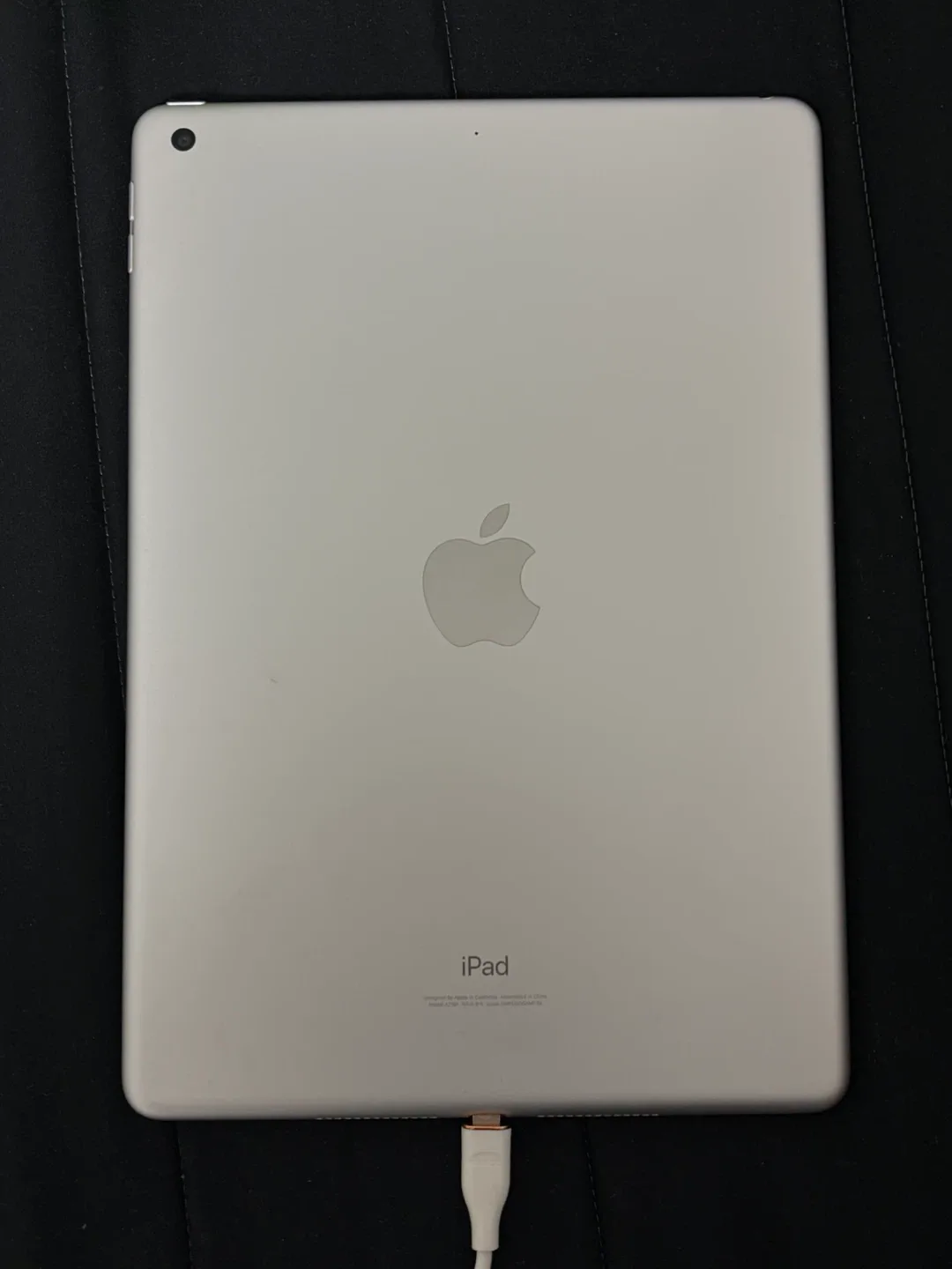 아이패드 7세대 + 애플펜슬 1세대 판매합니다.