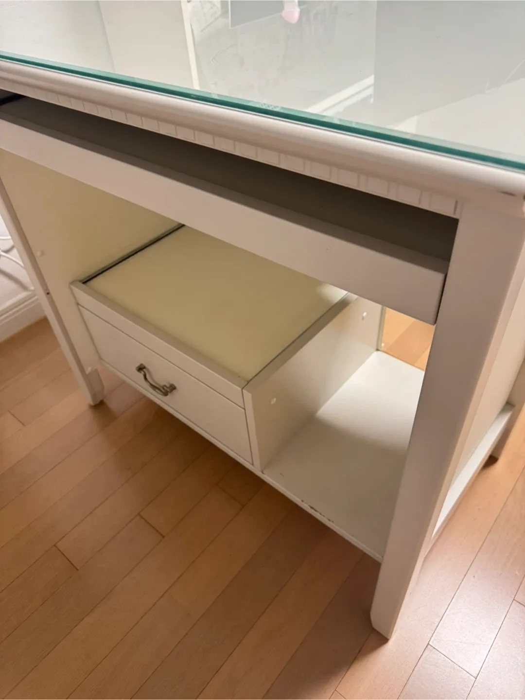 유리 상판 아이보리 컴퓨터 책상