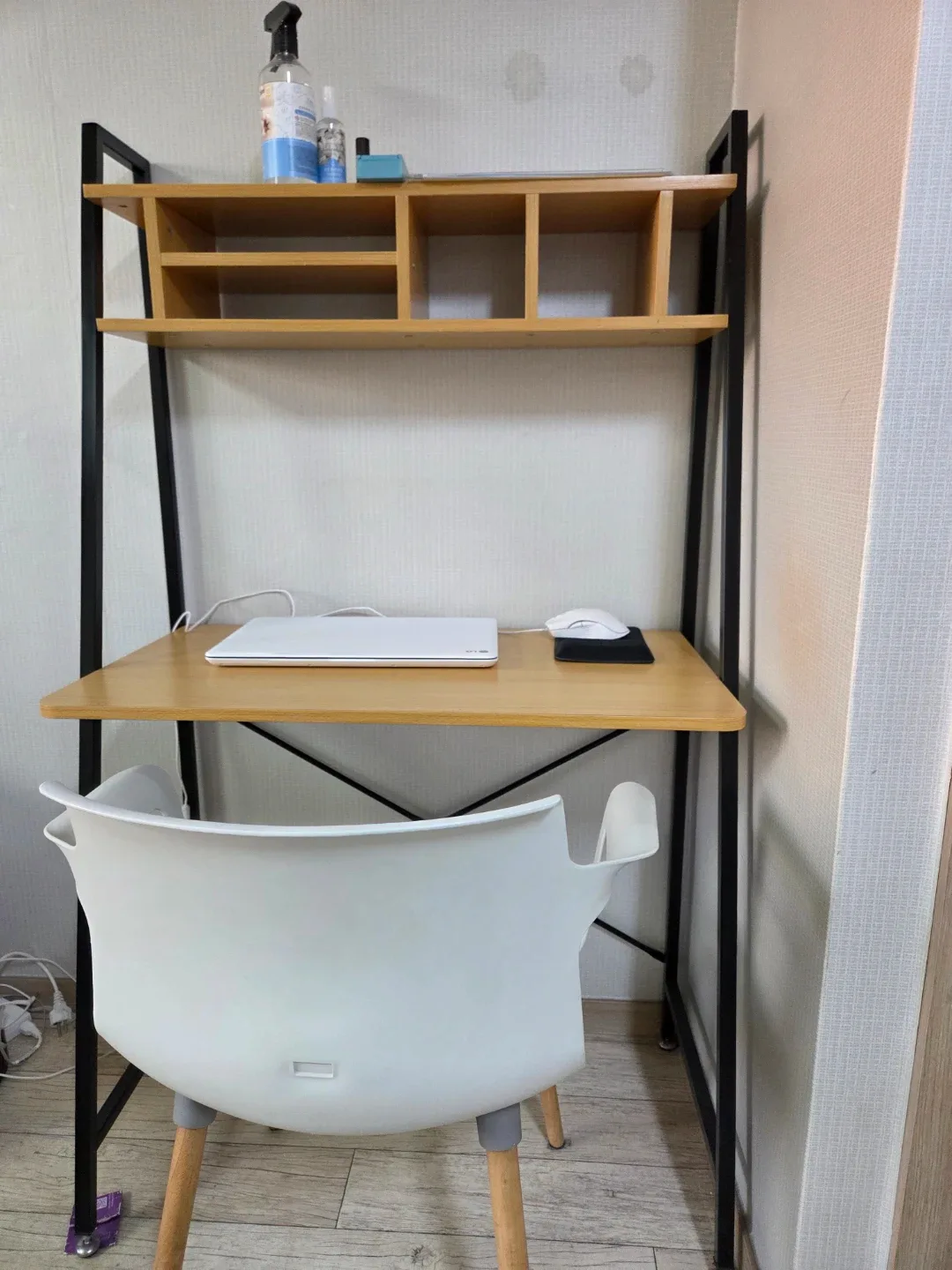 철제 프레임 선반형 책상