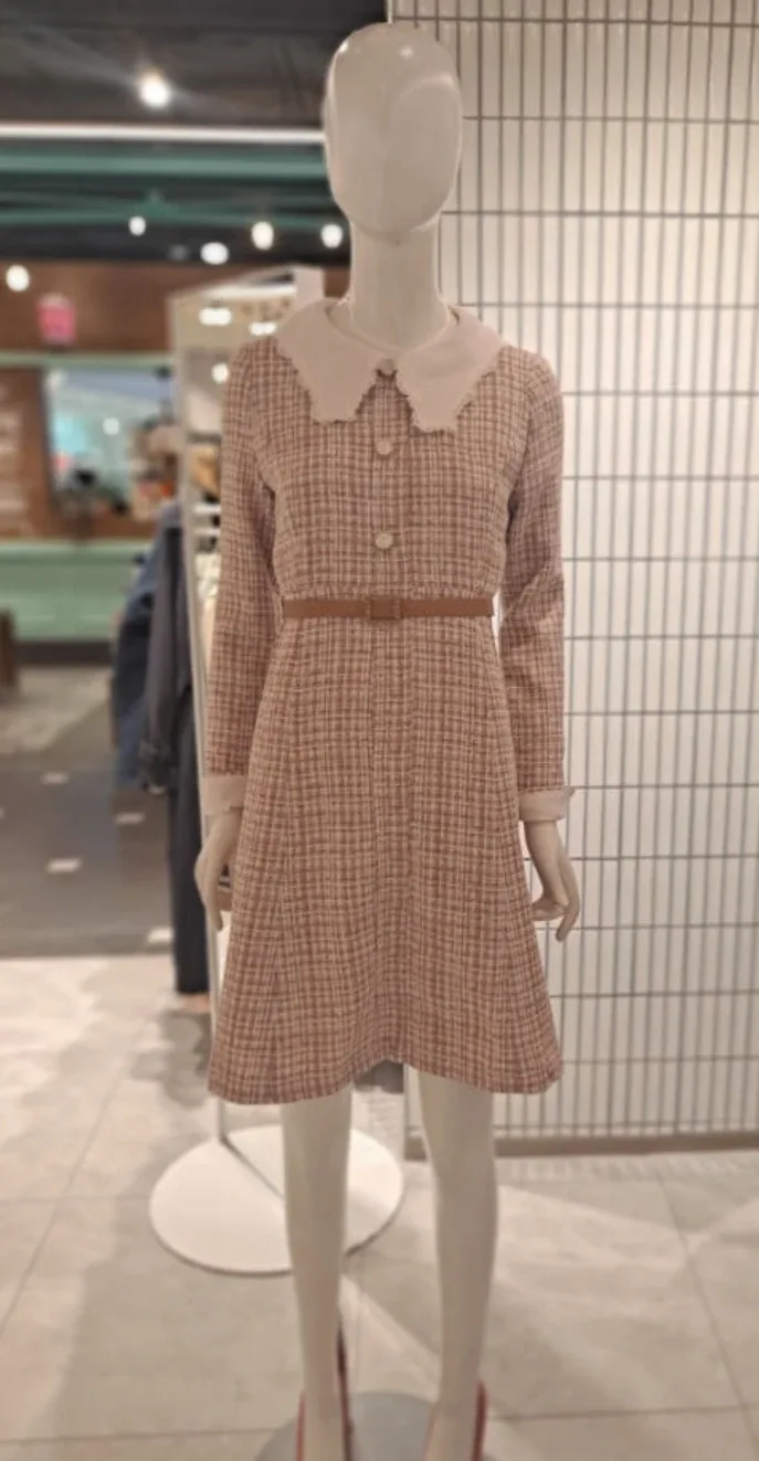 jj지고트 트위드 원피스 판매합니다.(시착만함.55사이즈)