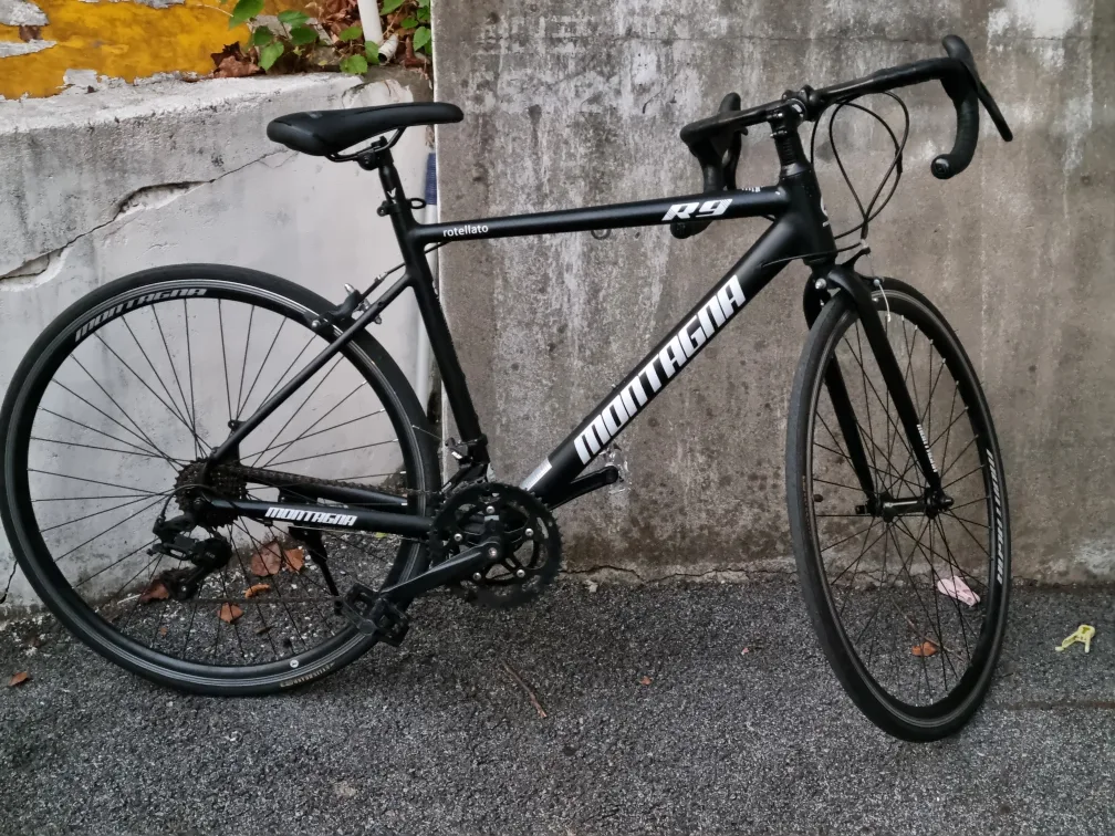 몽타냐 R9 로드 자전거 블랙