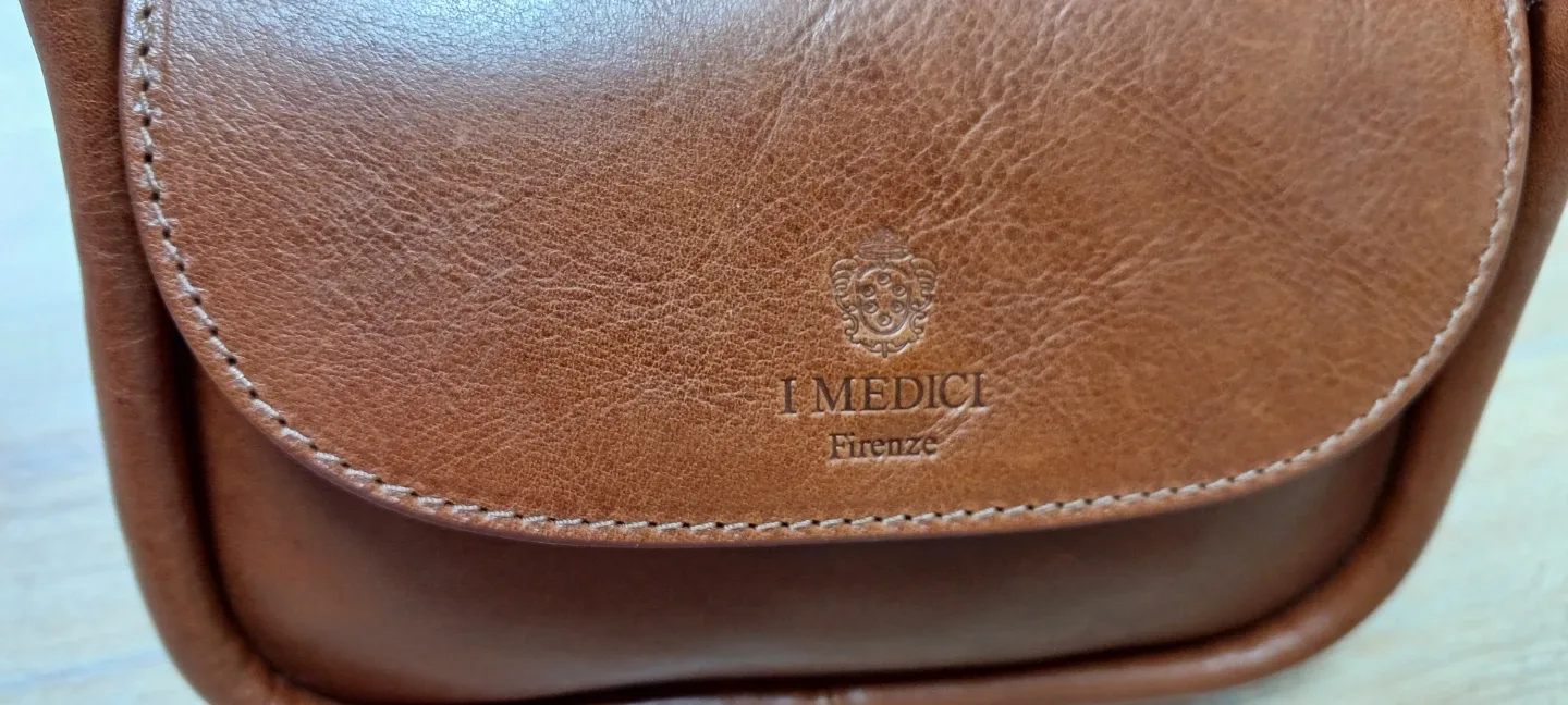 🚗가져다드려요)) 새상품)  I MEDICI 가죽 가방 . 아이메디치 손가방 작은가방 핸드백