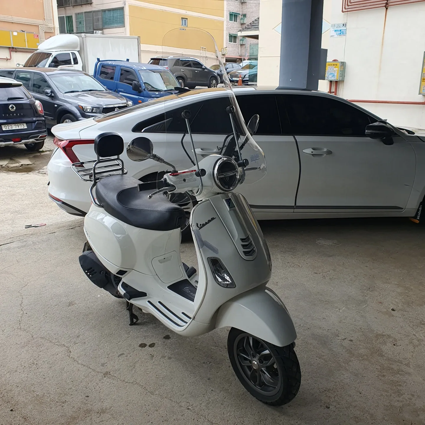베스파 LX125 흰색 스쿠터