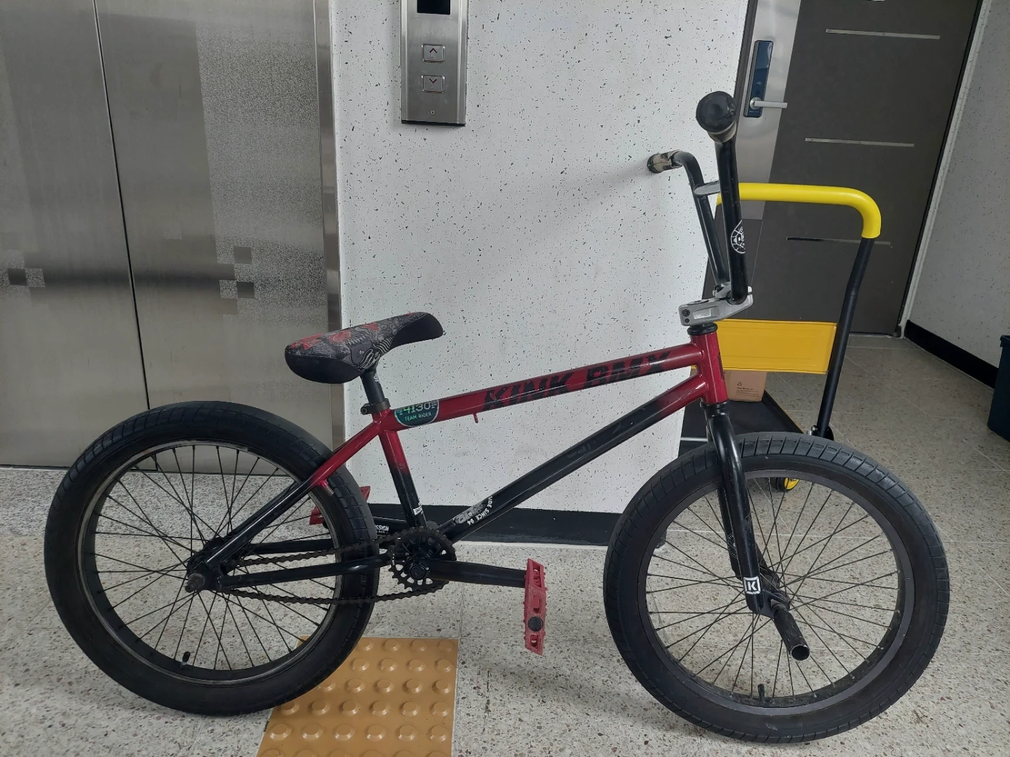 KINK 4130 BMX 자전거