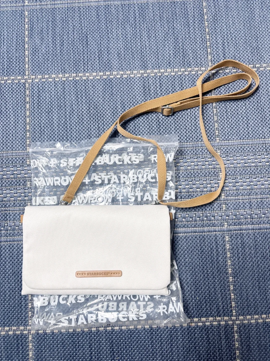 스타벅스 폴더블 크로스백 아이보리 새상품