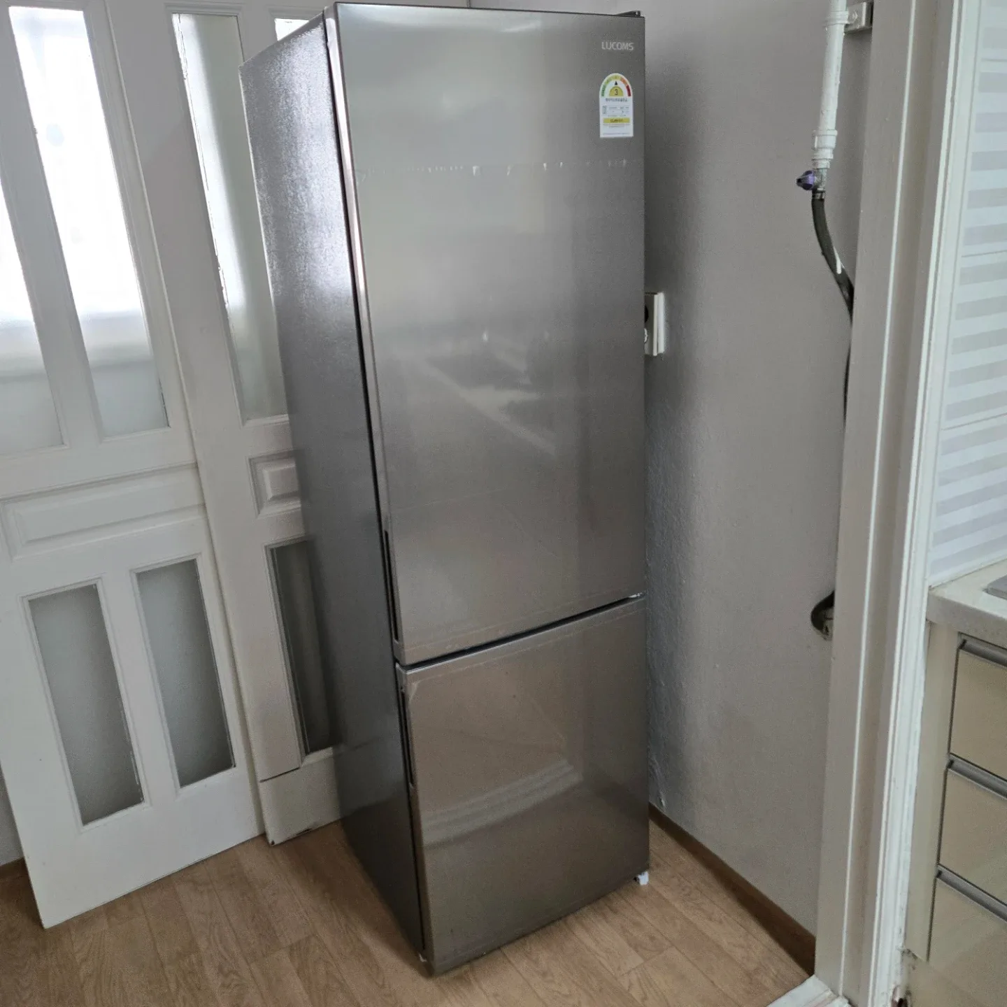 루컴즈 2도어 냉장고 262L 메탈실버