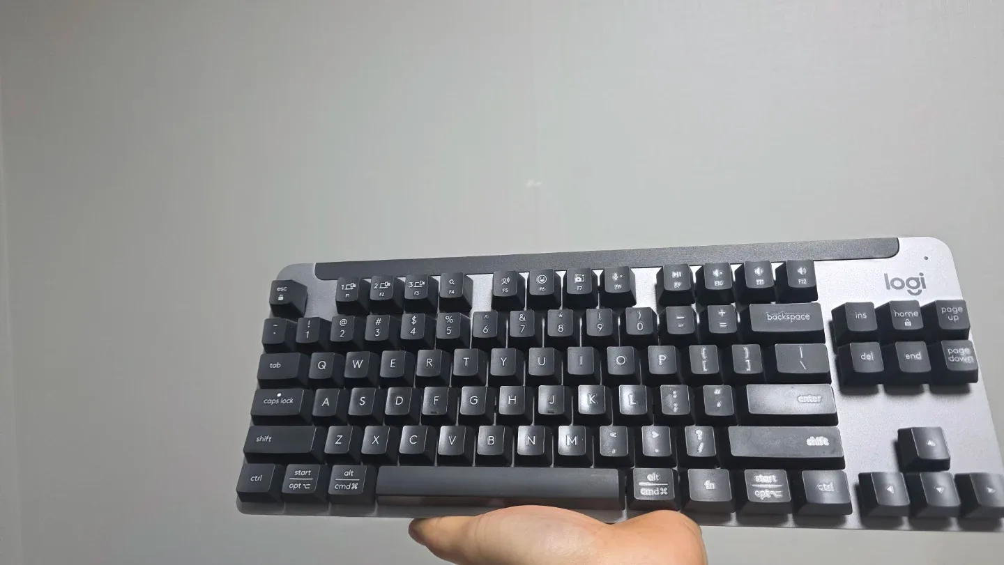 로지텍 k855 기계식 키보드 판매합니다.