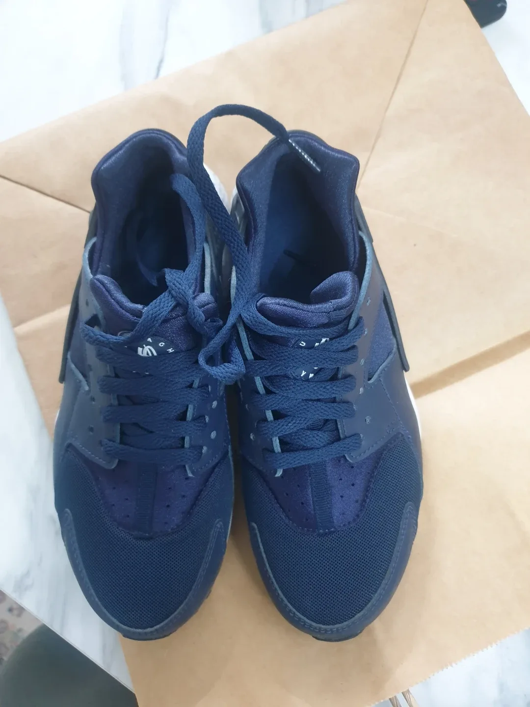 나이키 허라취 네이비 245mm 운동화