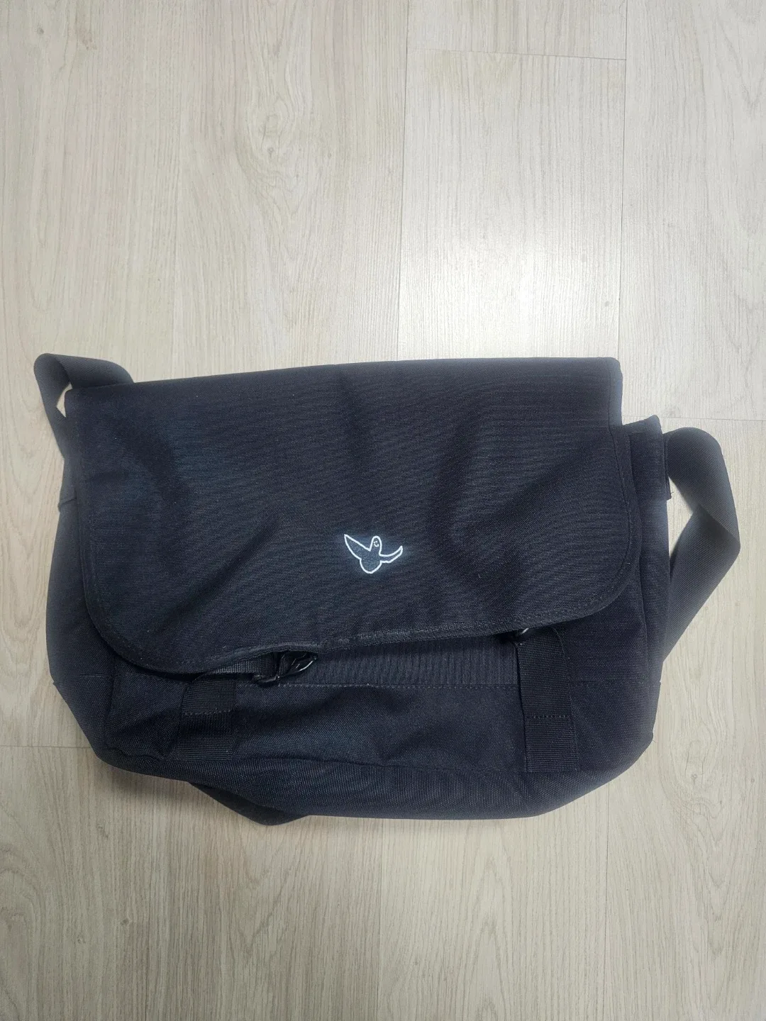 마크 곤잘레스 엔젤 로고 메신저백