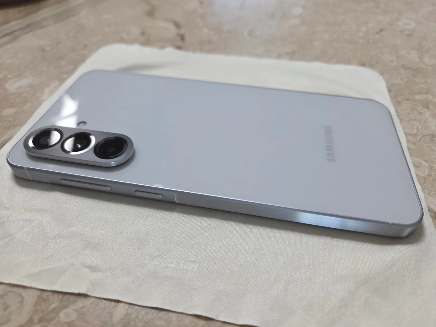 갤럭시 A56 (퀀텀6) 라이트그레이 초S급 박스풀셋