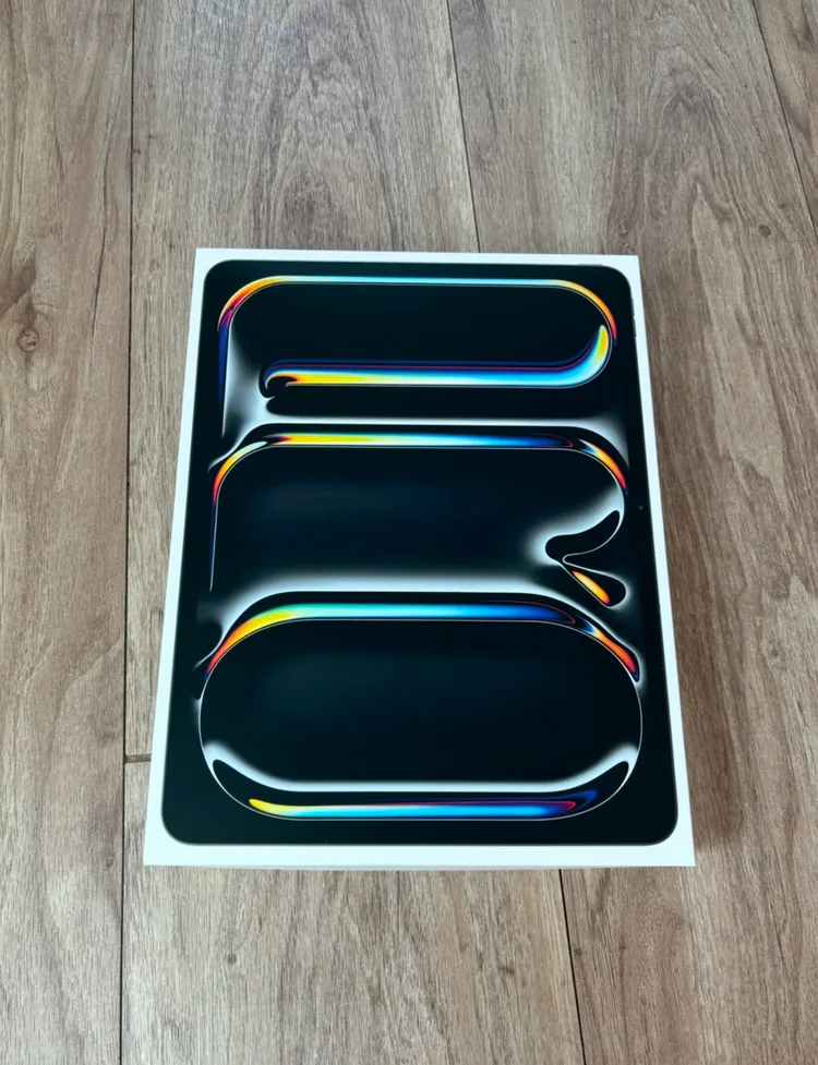 아이패드 프로m5 13인치 256기가 스페이스블랙 미개봉새제품 와이파이 판매합니다