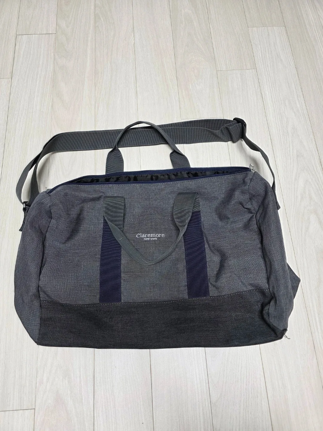 클레이모어 뉴욕 가방 팔아요