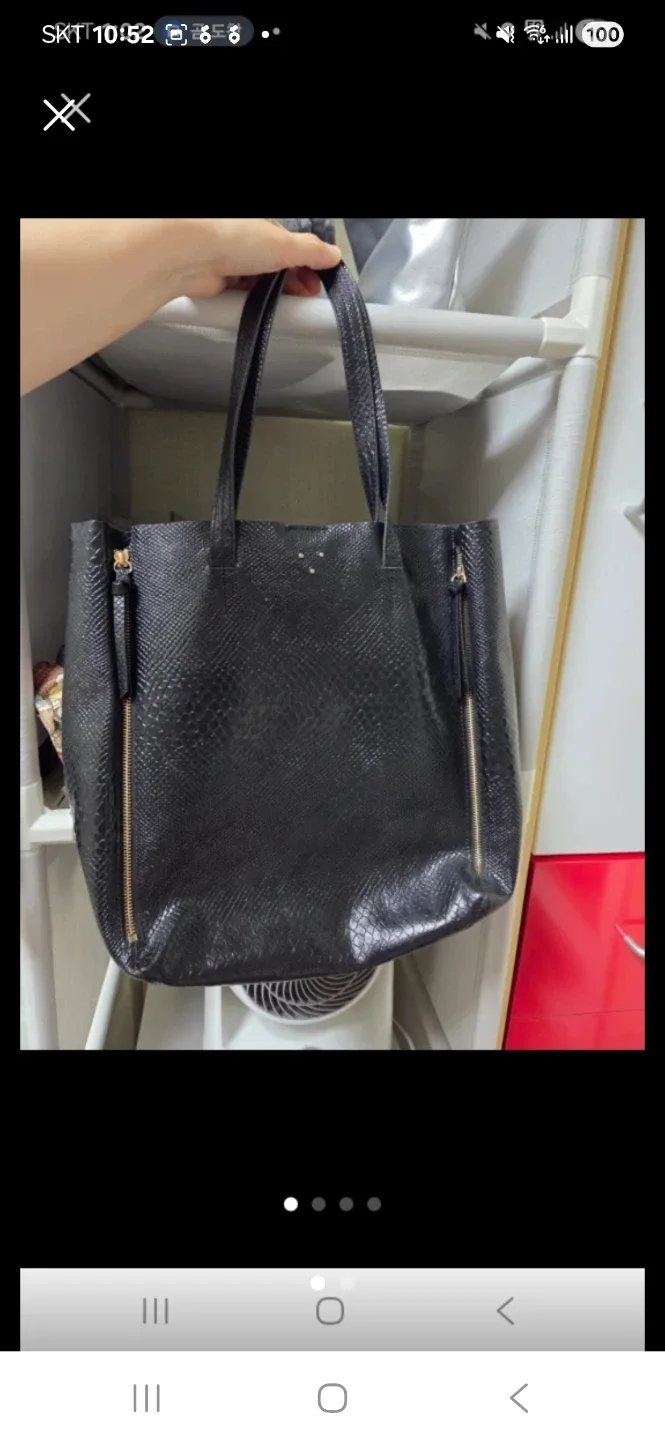 블랙 뱀피 가죽 토트백