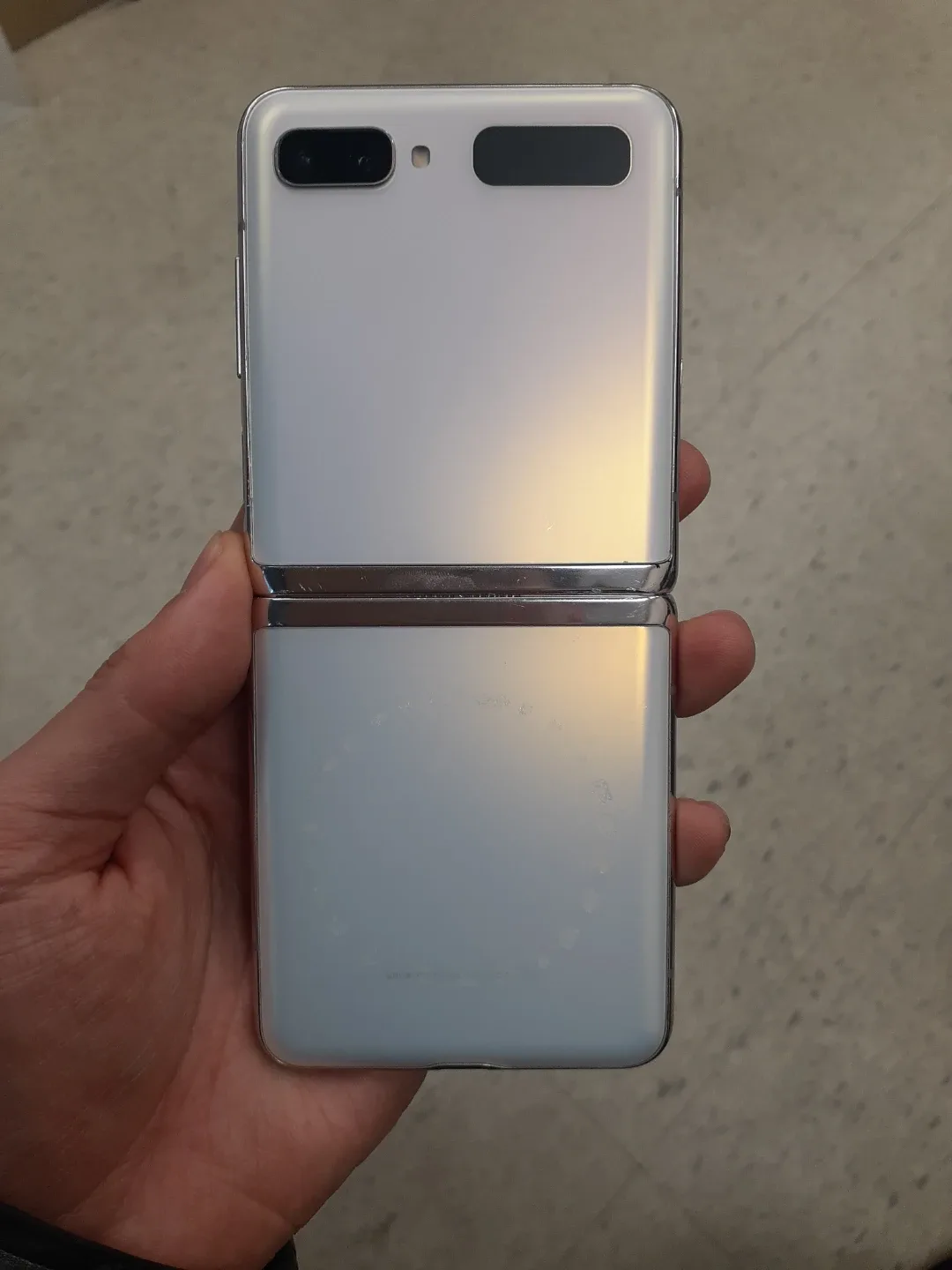 갤럭시 Z 플립 5G 미스틱 화이트 싸게팜