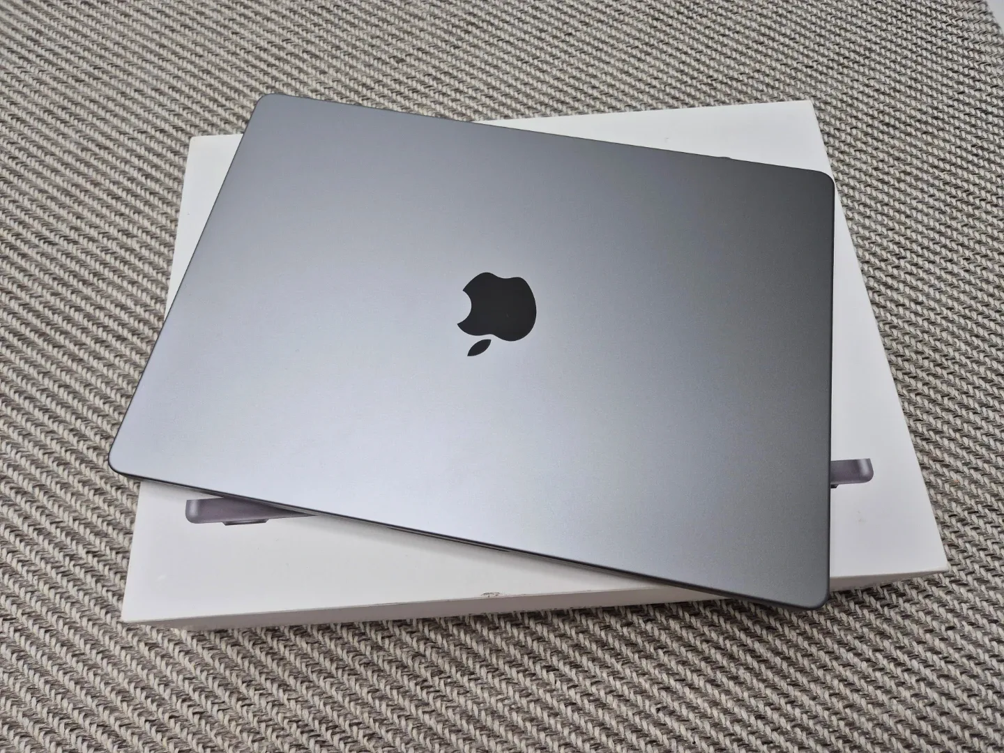 맥북프로14인치 M3 8 512GB 풀박스 싸이클3회