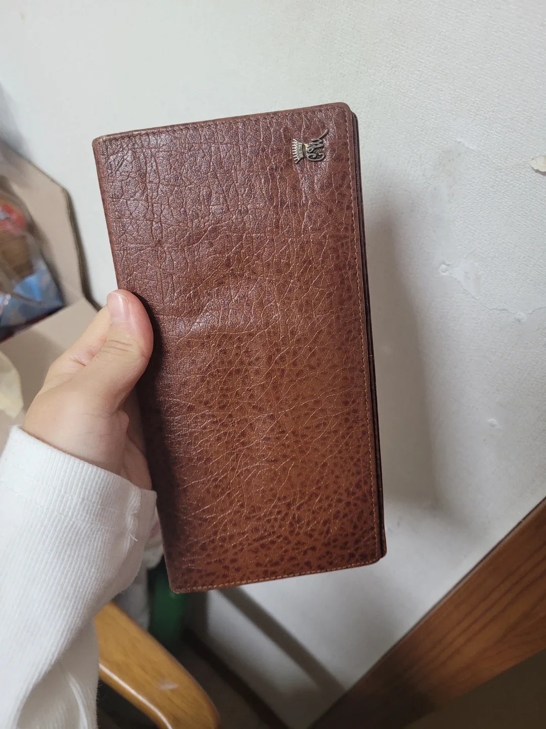 카운테스마라 갈색 가죽 장지갑