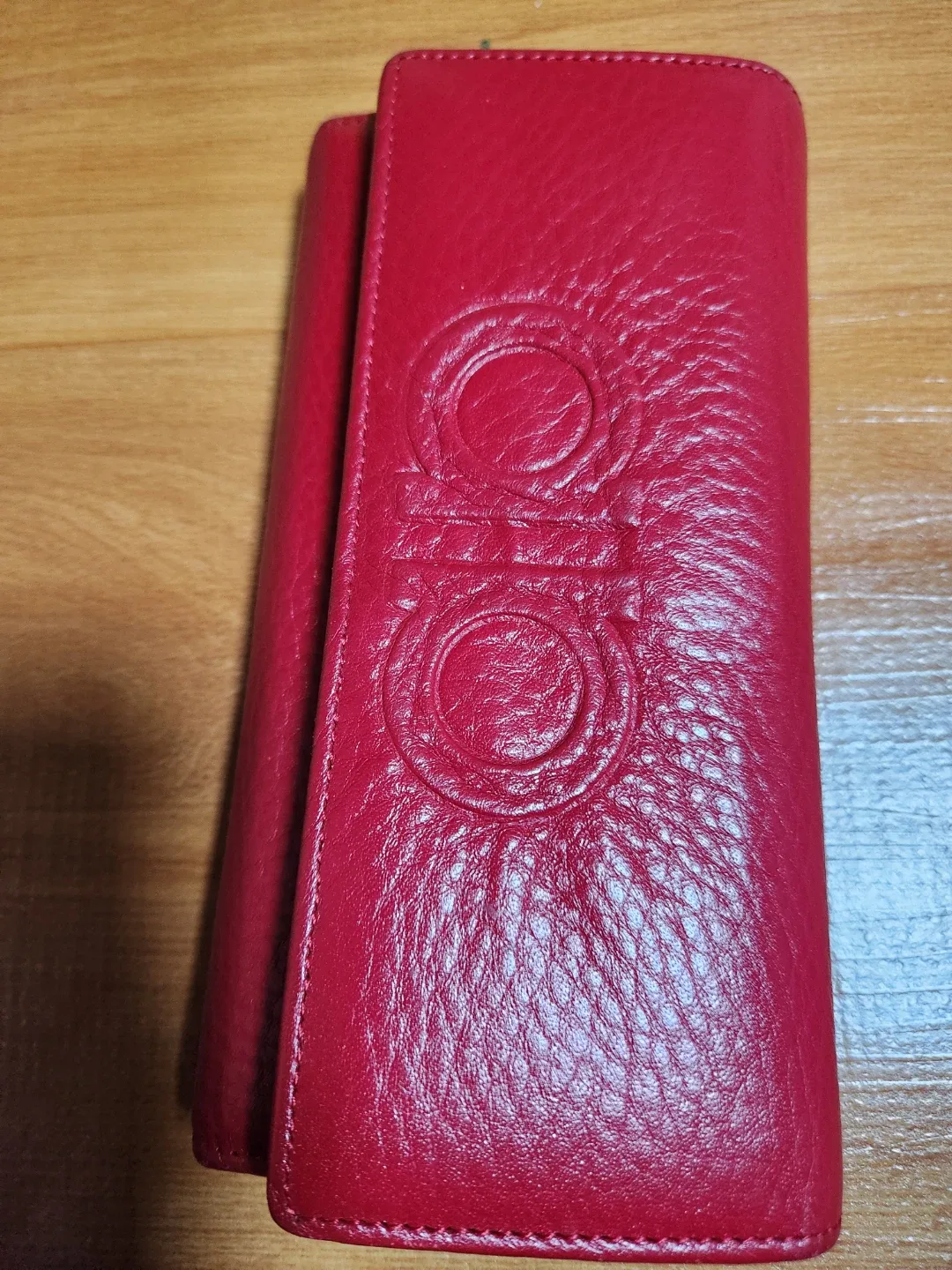 페라가모 레드 장지갑