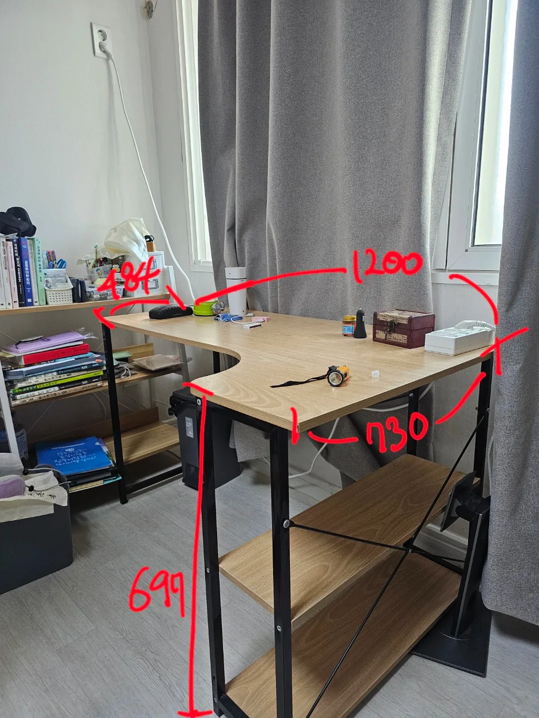 컴퓨터용 및 공부용 책상